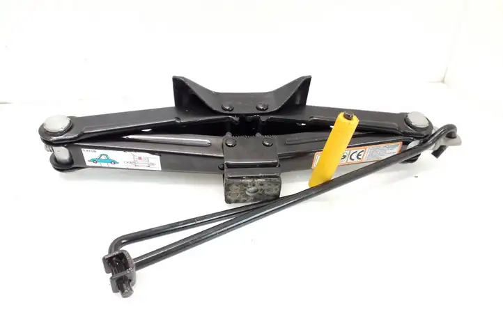 Suzuki Grand Vitara II (2005 - 2008) Домкрат — фото 5