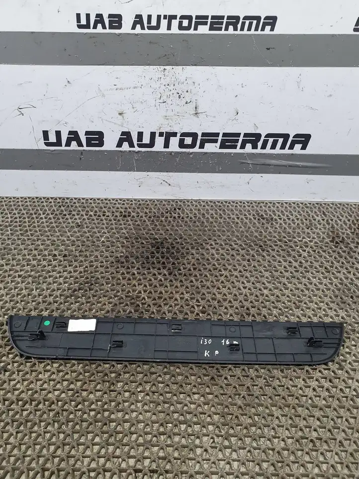 Hyundai i30 (2015 - 2017) 85873A6000 Внутренняя отделка переднего порога — фото 3
