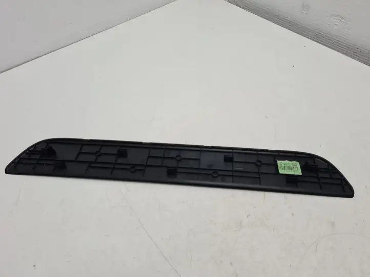 Kia Ceed (2015 - 2018) 85883A2000 Внутренняя отделка переднего порога — фото 5