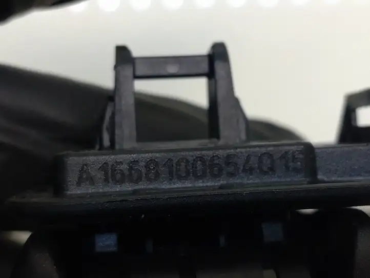 Mercedes-Benz EQC (2018 - ) A1668100654 Потолочная ручка задняя — фото 5