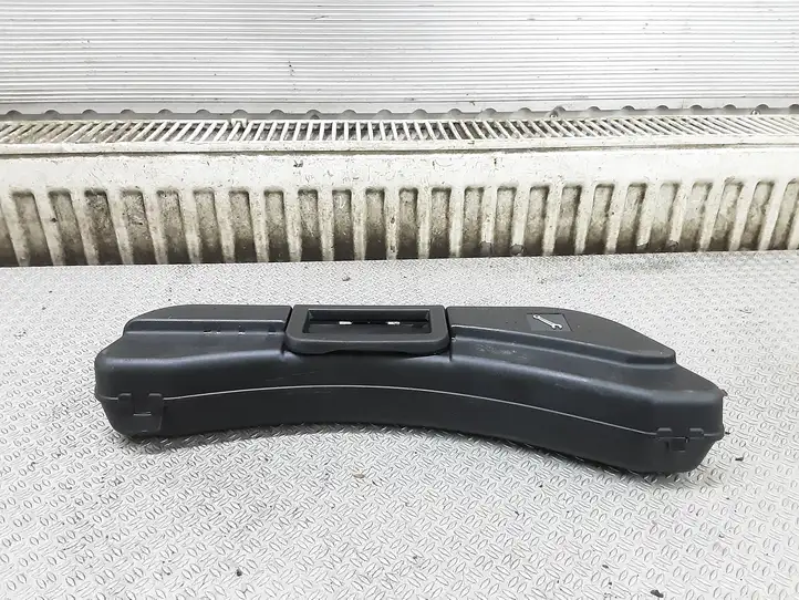 Audi A4 (2000 - 2006)  8E0012111 Комплект инструментов