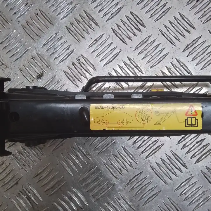 Ford Focus (1998 - 2004)  98AB17080cb Домкрат (данкрат)