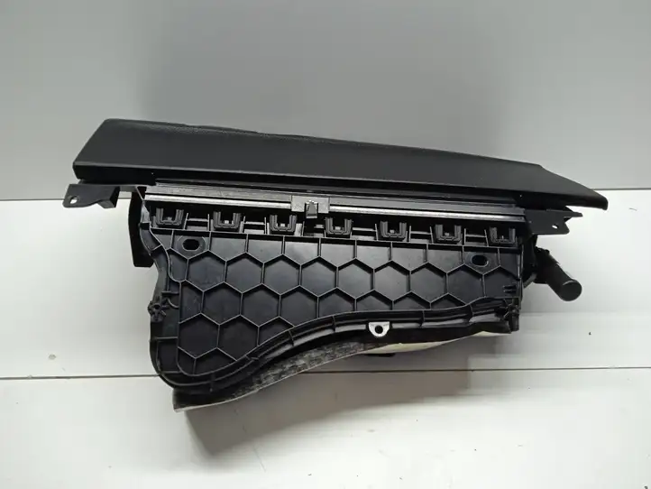 BMW 1 F20 F21 (2011 - 2019) 51169226047 Вещевой ящик — фото 2