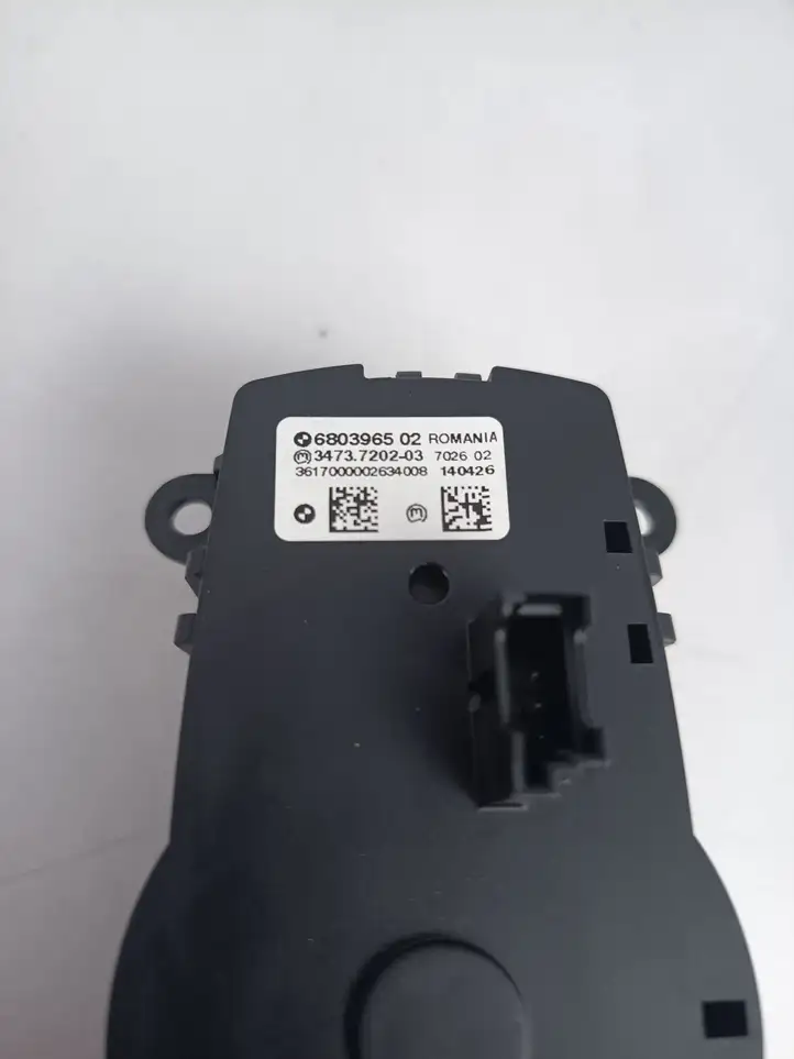 BMW X3 F25 (2010 - 2017) 6803965 Включатель фонарей — фото 4