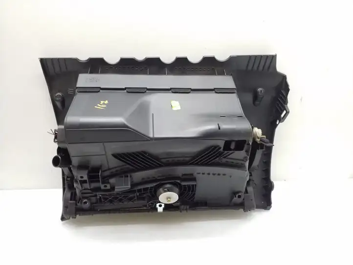Skoda Octavia Mk2 (1Z) (2004 - 2013) 1Z1857097N Вещевой ящик — фото 8
