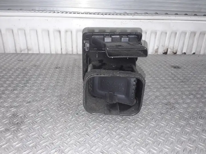 Toyota Corolla Verso E121 (2001 - 2004) 5565013020 Боковой воздушный дефлектор — фото 2
