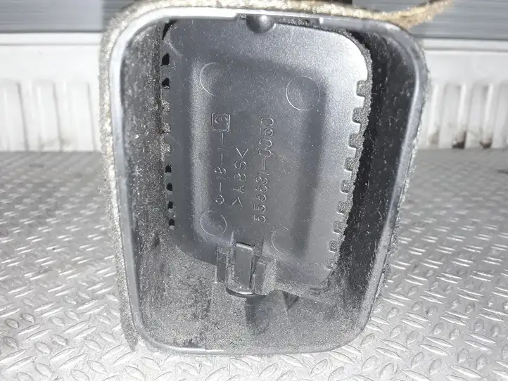 Toyota Corolla Verso E121 (2001 - 2004) 5556310050 Боковой воздушный дефлектор — фото 3