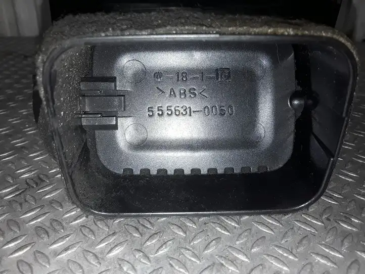 Toyota Corolla Verso E121 (2001 - 2004) 5556310050 Боковой воздушный дефлектор — фото 3