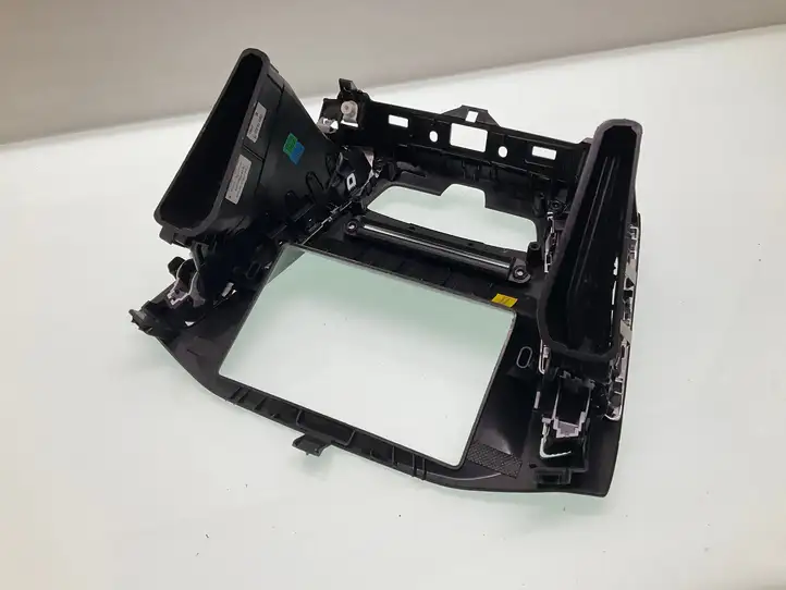 Ford Focus ST (2015 - 2018) F1EB18835EF Центральный воздушный дефлектор — фото 3