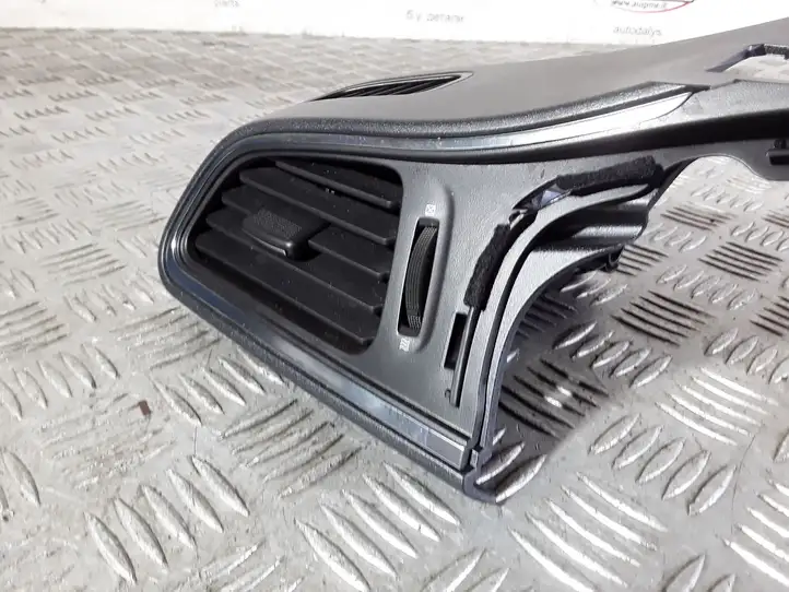 Renault Kadjar (2018 - ) 687610165R Боковой воздушный дефлектор — фото 3