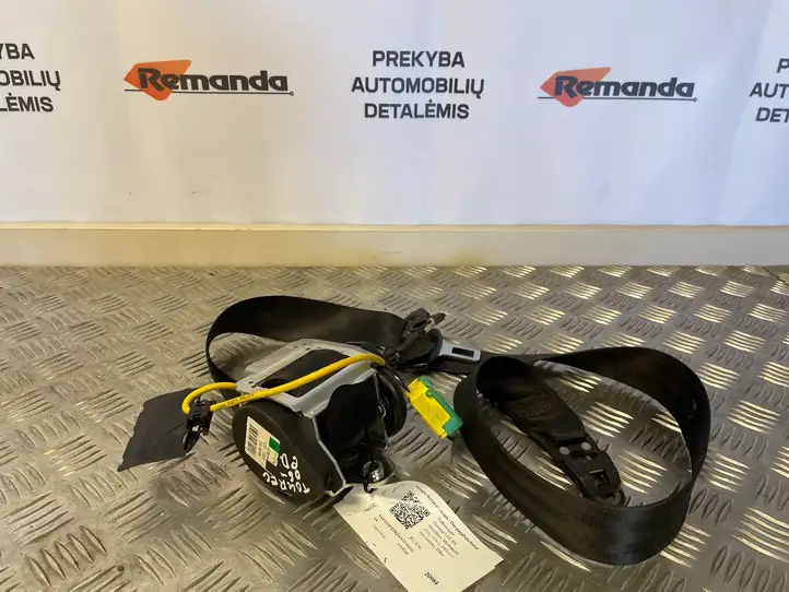 Volkswagen Touareg I (2002 - 2010)  560981601 Передний ремень безопасности