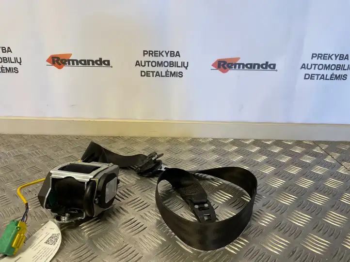 Volkswagen Touareg I (2002 - 2010)  560981601 Передний ремень безопасности