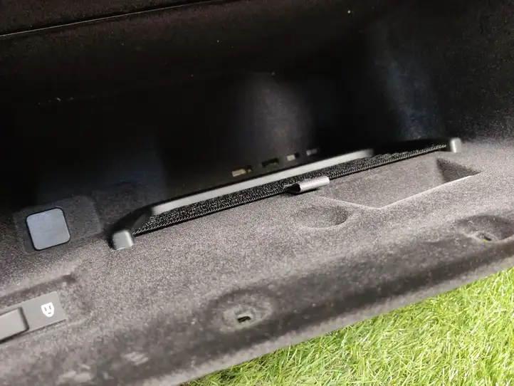 BMW 3 F30 F35 F31 (2012 - 2018) 9228283 Вещевой ящик — фото 5