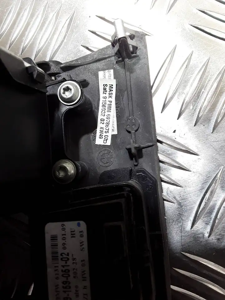 BMW 5 E60 E61 (2004 - 2010) 9139391 Вещевой ящик — фото 2