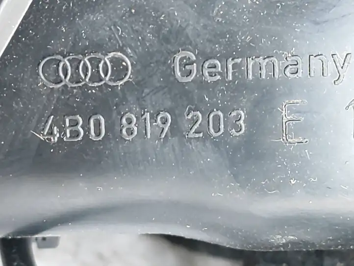 Audi A6 S6 C5 4B (1997 - 2001) 4B0819203E Центральный воздушный дефлектор — фото 3