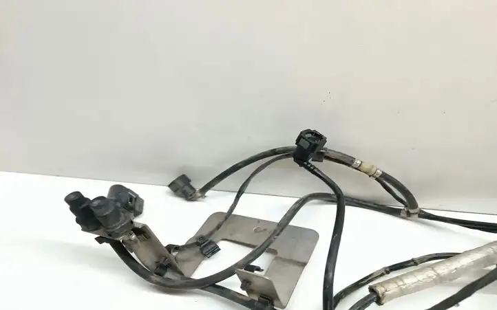 BMW X5 E70 (2006 - 2013) 7205044 Прочие детали системы AdBlue — фото 2
