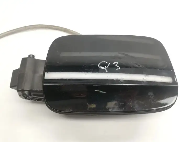 Audi Q3 8U (2011 - 2014) 8U0010508 Отделка лючка топливного бака — фото 2