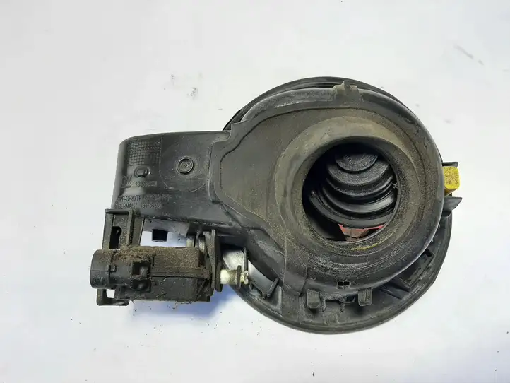 Opel Astra J (2009 - 2012) 13358933 Отделка лючка топливного бака — фото 3