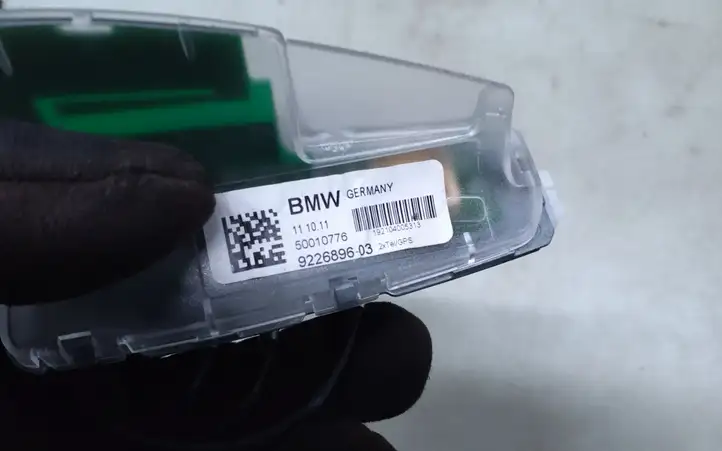 BMW 1 F20 F21 (2011 - 2019) 9226896 GPS антенна — фото 3