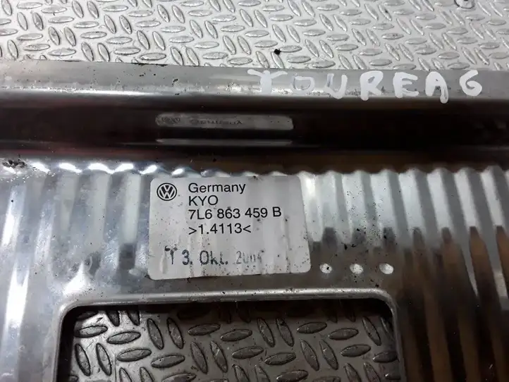 Volkswagen Touareg I (2002 - 2010) 7L6863459B Отделка порога багажника — фото 2