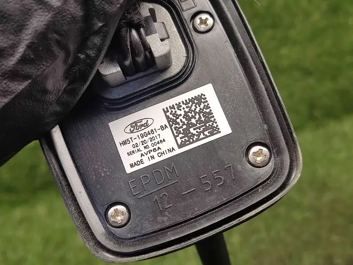 Ford Focus (2015 - 2019) HM5T19G461BA GPS антенна — фото 2