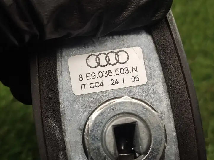 Audi A4 S4 B7 8E 8H (2004 - 2009) 8E9035503N GPS антенна — фото 2