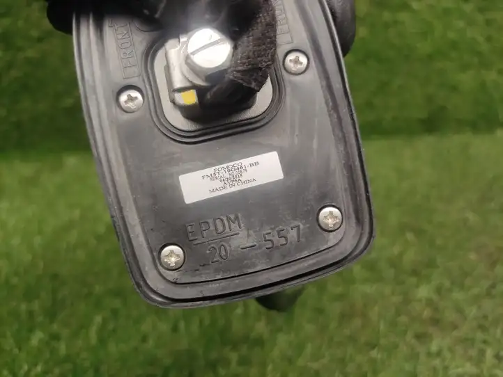 Ford Fiesta (2013 - 2017) FM5T19G461BB GPS антенна — фото 2