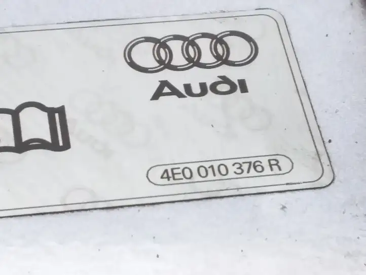 Audi A4 S4 B7 8E 8H (2004 - 2009) 4E0010376R Отделка лючка топливного бака — фото 4