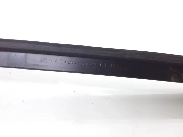 BMW 3 E90 E91 (2005 - 2012) 7179263 Накладка стоек лобового стекла — фото 2
