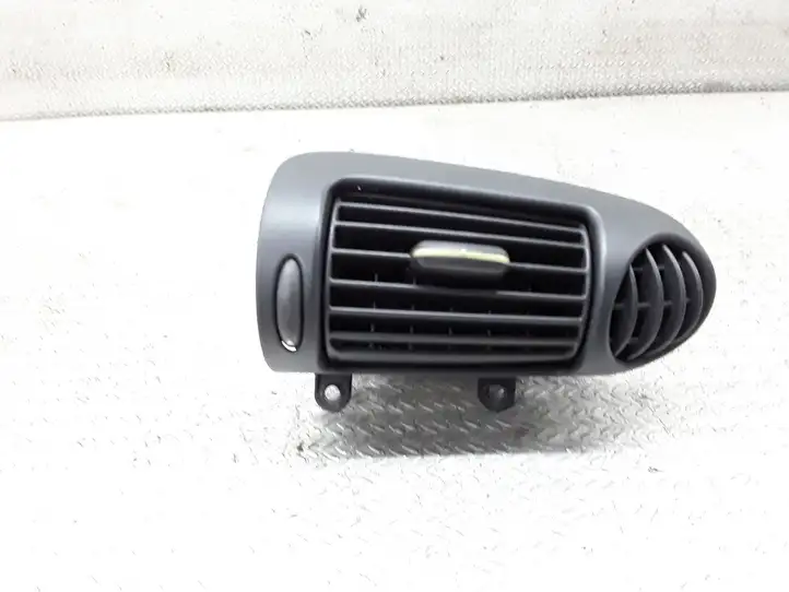 Mercedes-Benz C W203 (2000 - 2007) A2038300254 Боковой воздушный дефлектор — фото 1