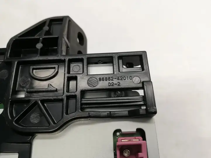 Toyota RAV 4 (XA50) (2018 - ) 8686242010 GPS антенна — фото 3