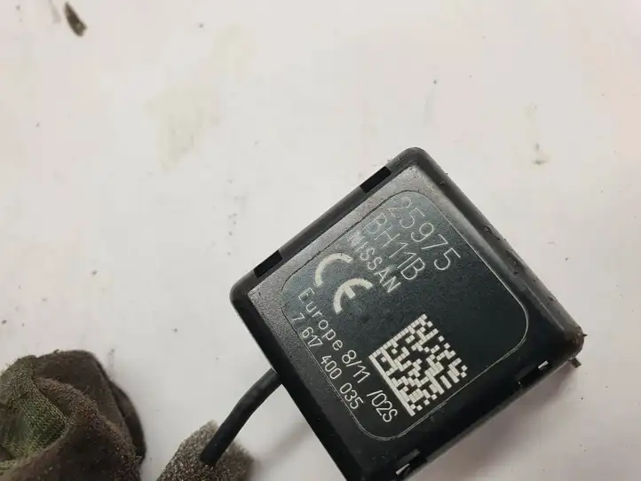 Nissan Qashqai (2010 - 2013)  25975BH11B Антенна (антенна GPS)