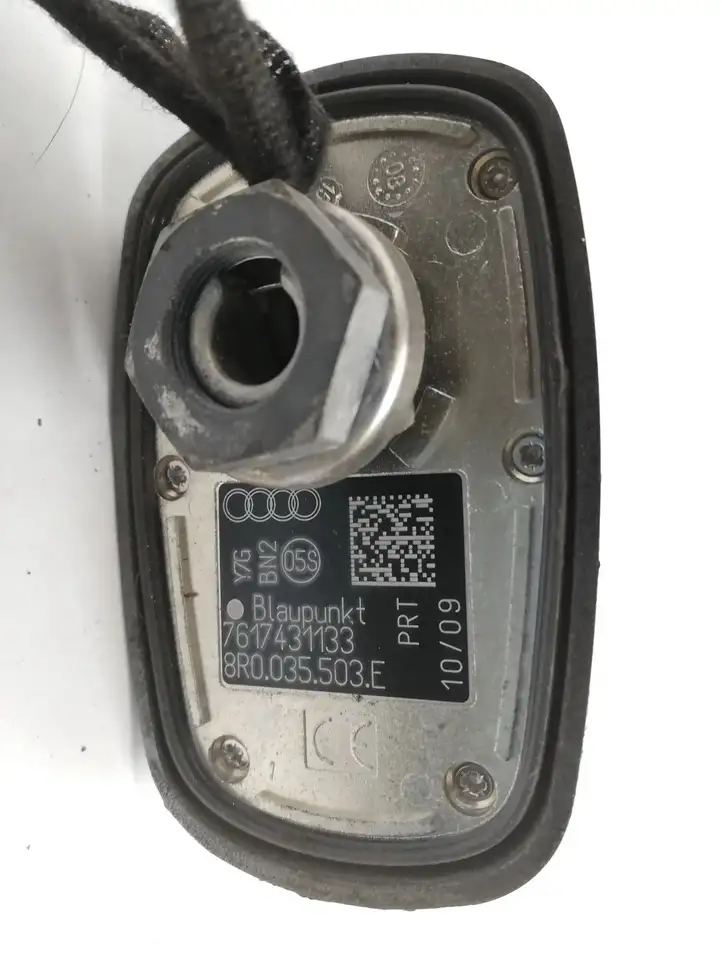 Audi Q5 SQ5 (2008 - 2012) 8R0035503E GPS антенна — фото 4