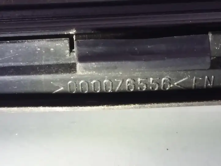 Opel Signum (2002 - 2008) 000076556 Накладка стоек лобового стекла — фото 3