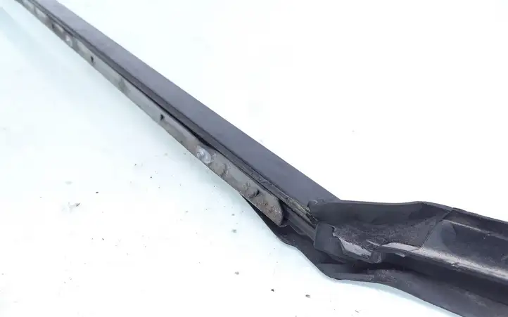 Opel Vectra C (2002 - 2005) 000076556 Накладка стоек лобового стекла — фото 3