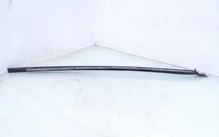 Opel Vectra C (2002 - 2005) 000076556 Накладка стоек лобового стекла — фото 4