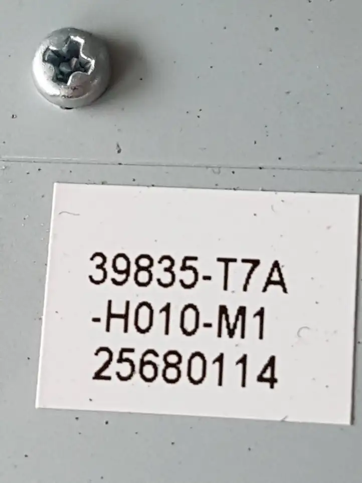 Honda HR-V (2015 - 2020) 39835T7A GPS антенна — фото 4