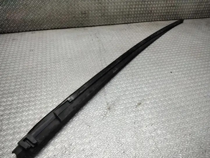 Volkswagen Golf V (2003 - 2009) 1K0845319 Накладка стоек лобового стекла — фото 2