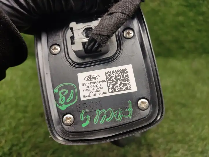 Ford Focus (2015 - 2019) HM5T19G461BA GPS антенна — фото 3