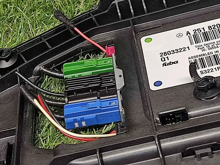 Mercedes-Benz ML W164 (2005 - 2011) A2518201375 GPS антенна — фото 1