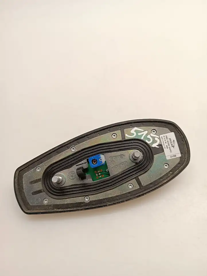 Jaguar XF X250 (2007 - 2015) 7W9319C089 GPS антенна — фото 2