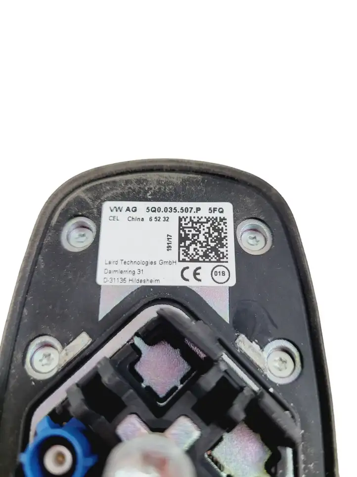 Skoda Superb B8 (3V) (2015 - 2023) 5Q0035507P GPS антенна — фото 3