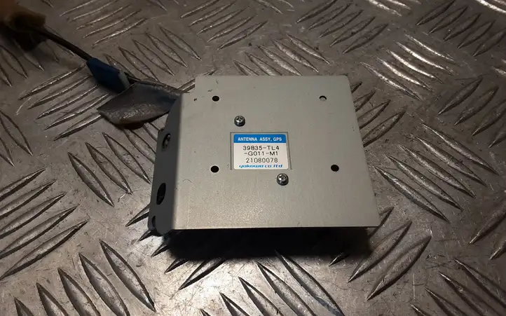 Honda Accord (2008 - 2016) 39835TL4G011M1 GPS антенна — фото 3