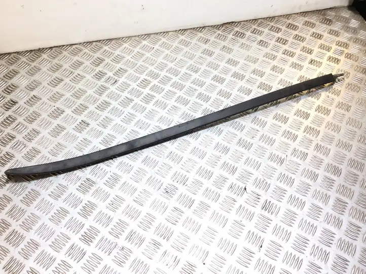 Opel Astra J (2012 - 2015) 13308940 Накладка стоек лобового стекла — фото 1