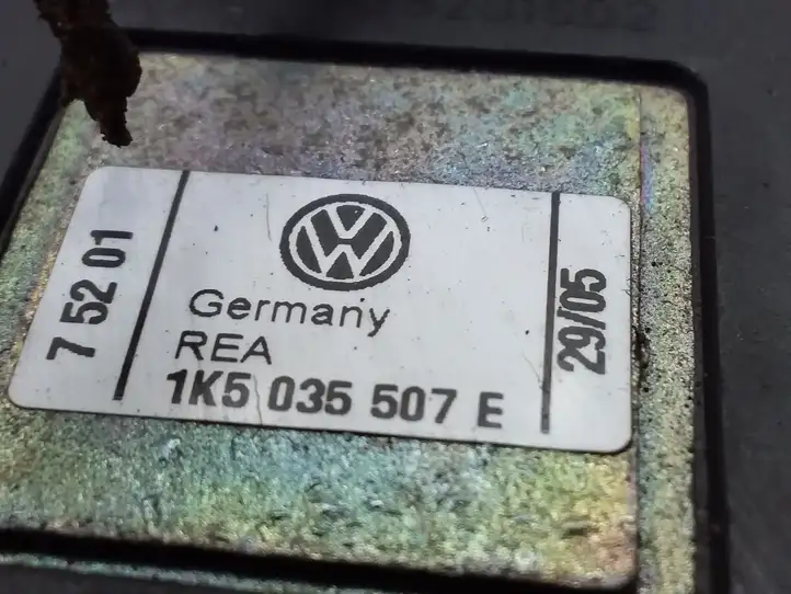Volkswagen Jetta V (2005 - 2010) 1K5035507E GPS антенна — фото 4
