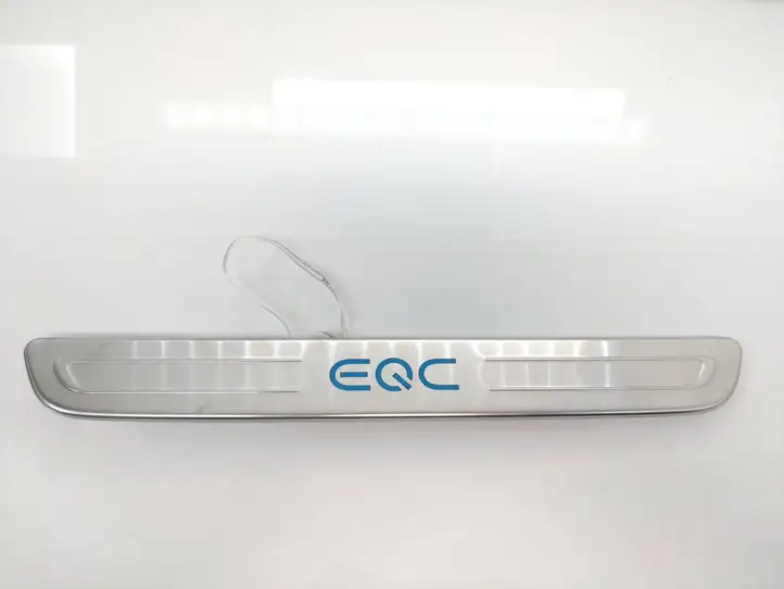Mercedes-Benz EQC (2018 - ) A2936803301 Внутренняя отделка переднего порога — фото 1