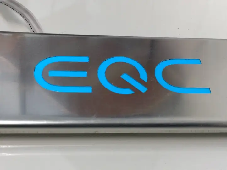 Mercedes-Benz EQC (2018 - ) A2936803301 Внутренняя отделка переднего порога — фото 2