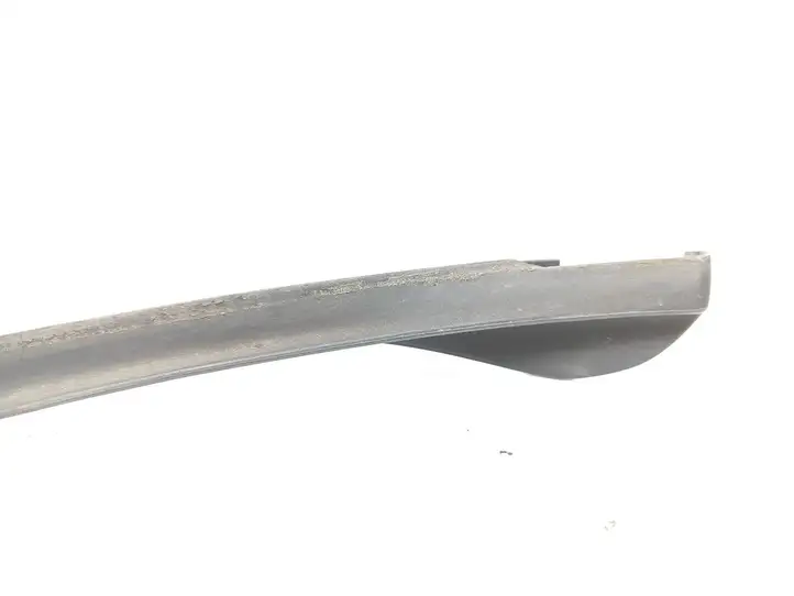 Volkswagen Touran II (2010 - 2016) 1T0854328E Накладка стоек лобового стекла — фото 2