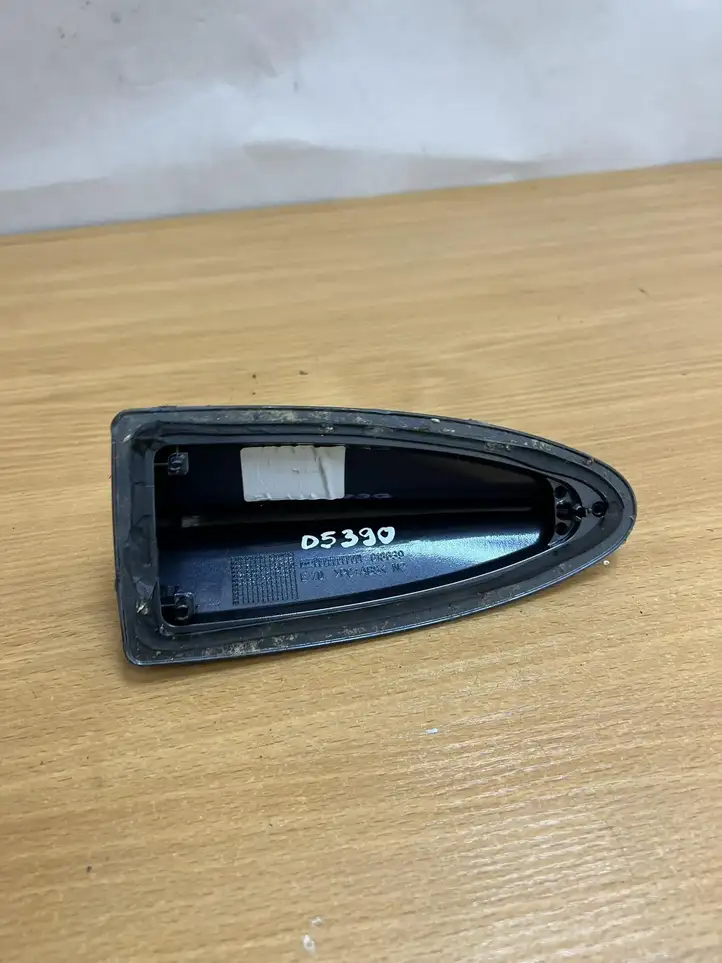 BMW X5 E70 (2006 - 2013) 018639 Крышка GPS-антенны — фото 3