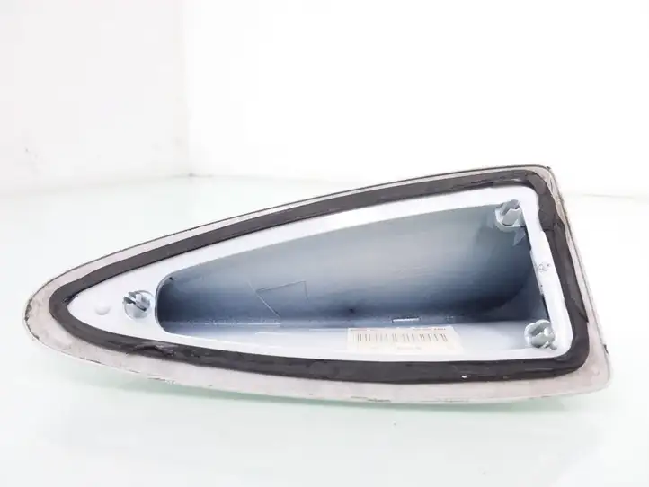 BMW 5 E60 E61 (2004 - 2010) 6921902 Крышка GPS-антенны — фото 2